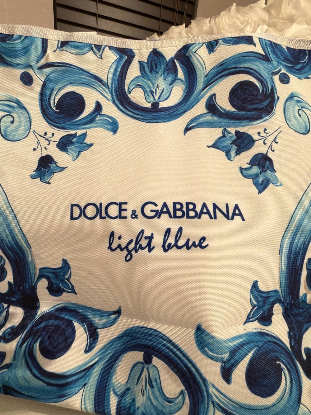 Dolce & Gabbana light blue White Tote/cooler with Blue Floral - Picture 6 of 7